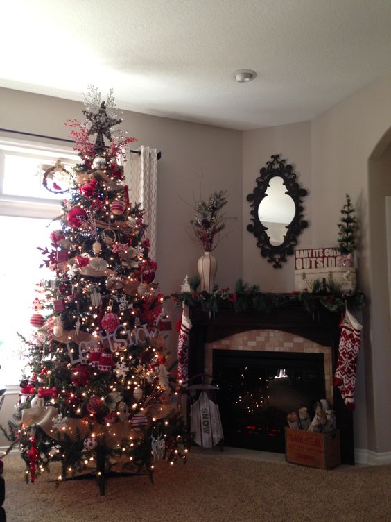 Christmas tree, burlap, red.