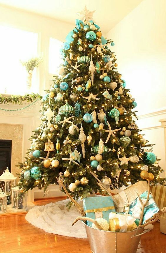 Christmas tree decor with lights.