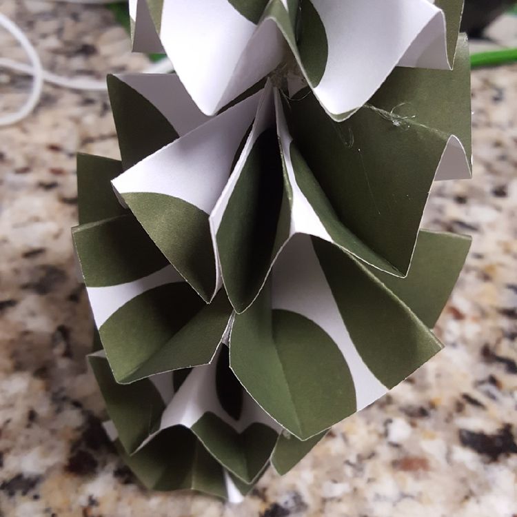 DIY Paper Christmas Ornaments.