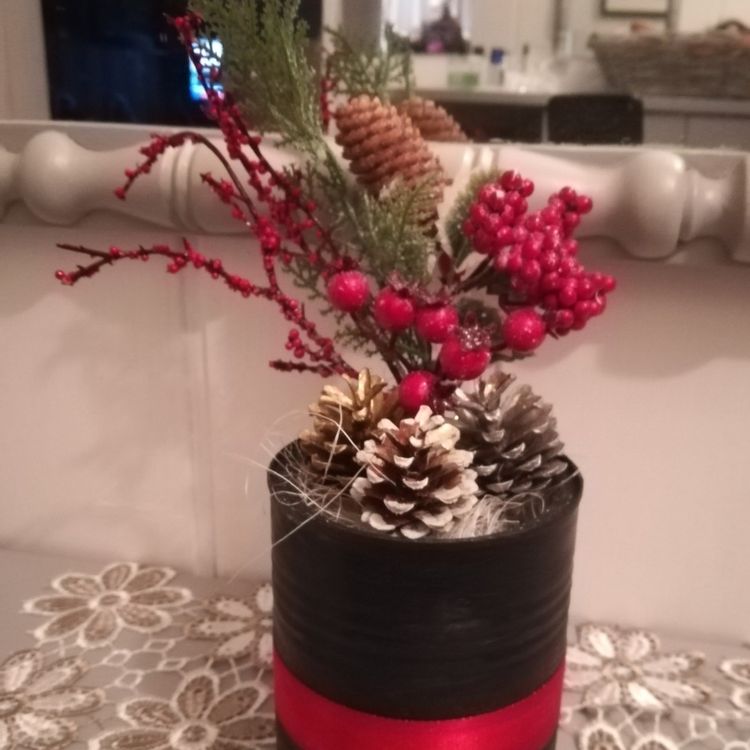 DIY table decoration for Christmas.