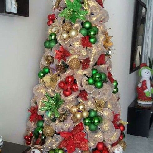 Elegant Christmas tree ideas are sure to inspire.