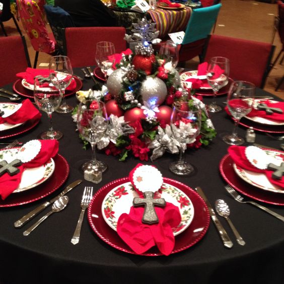 Festival of Tables - Poinsettia Christmas.