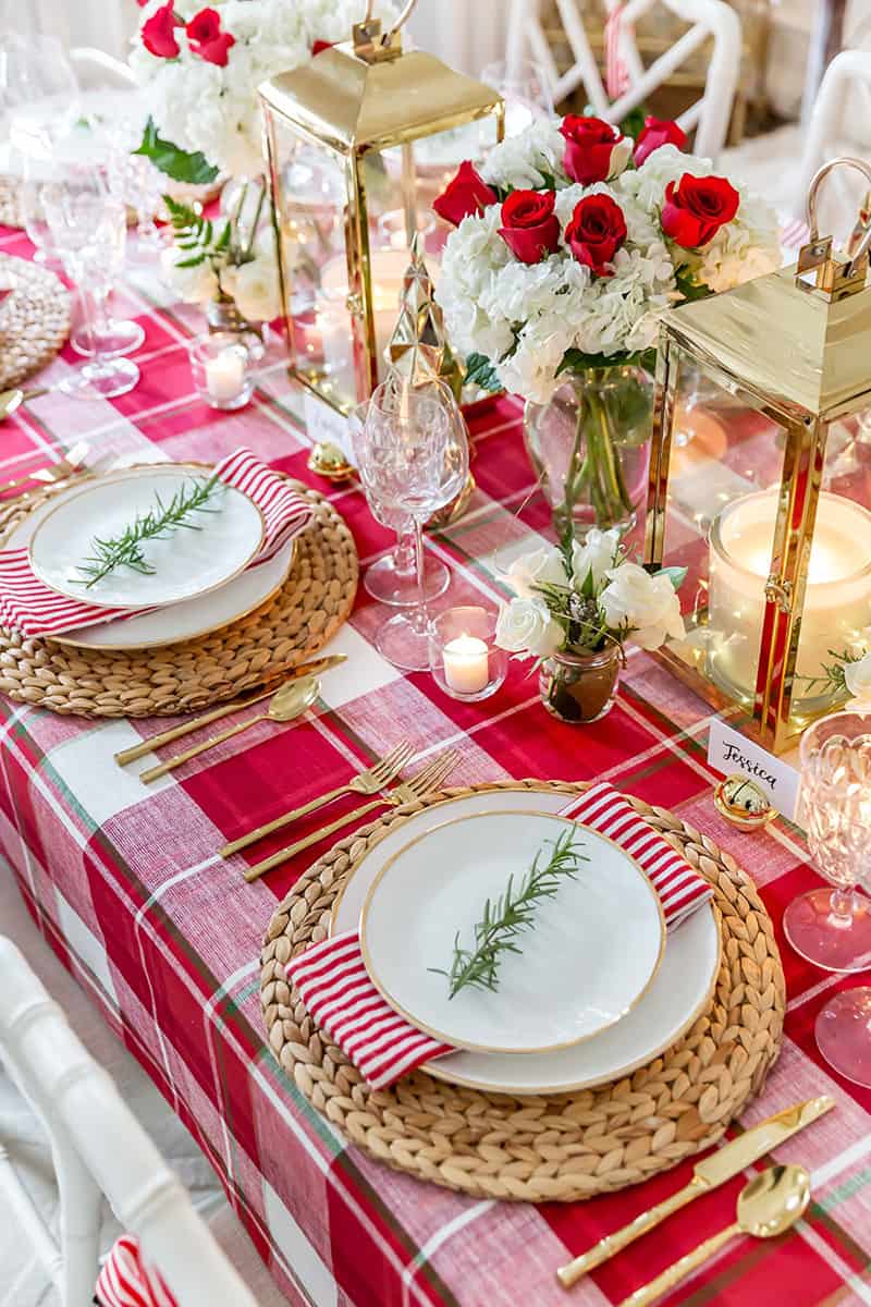 Festive and Bright Christmas Tablescape.