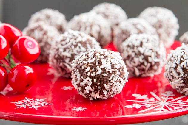 Grain-free Christmas Rum Balls