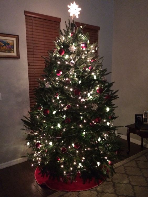 Make your tree dazzle with the latest Christmas tree decorating trends.