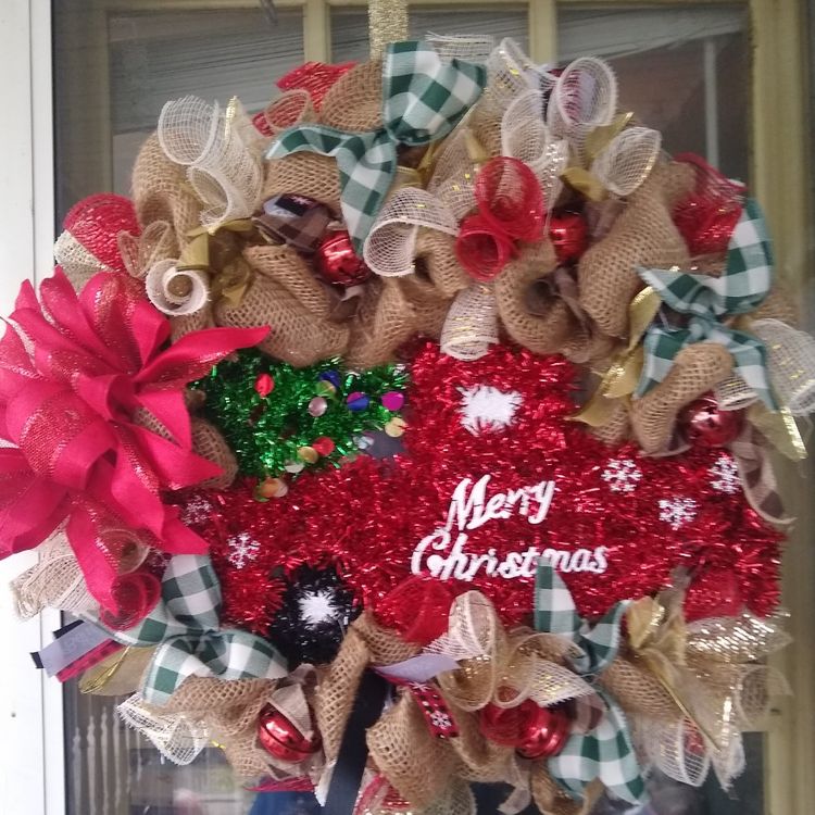 Merry Christmas wreath. Buffalo check bow.