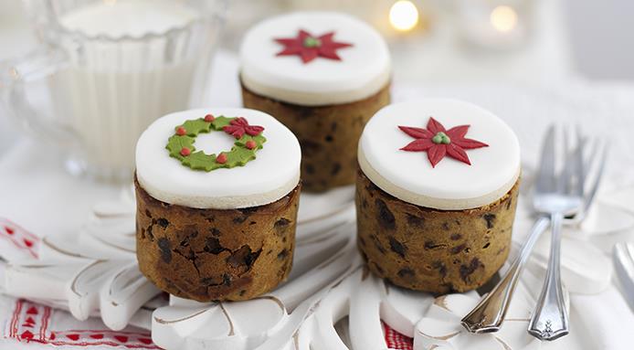 Mini Christmas Cakes.