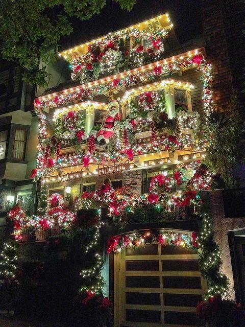 San Francisco house all decked out for Christmas.