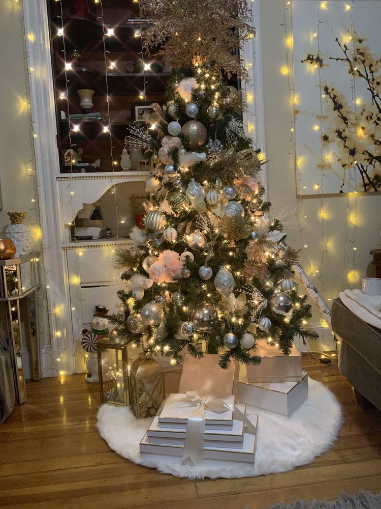 Simple & Inexpensive Boho Christmas Tree.