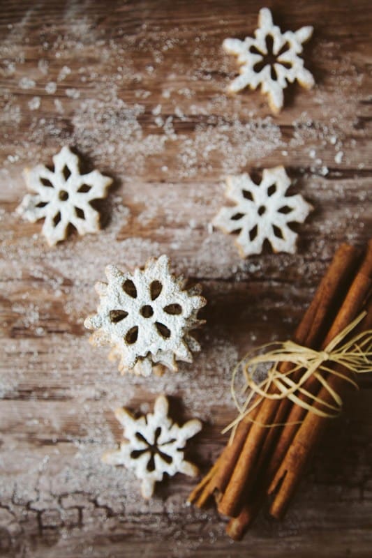Spelt cinnamon snowflake cookies – Wallflower Kitchen