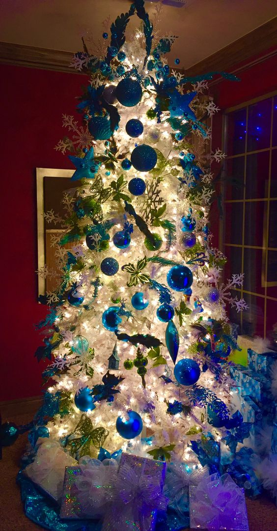 65 Blue Christmas Tree Ideas to give your holiday adorned home a ...