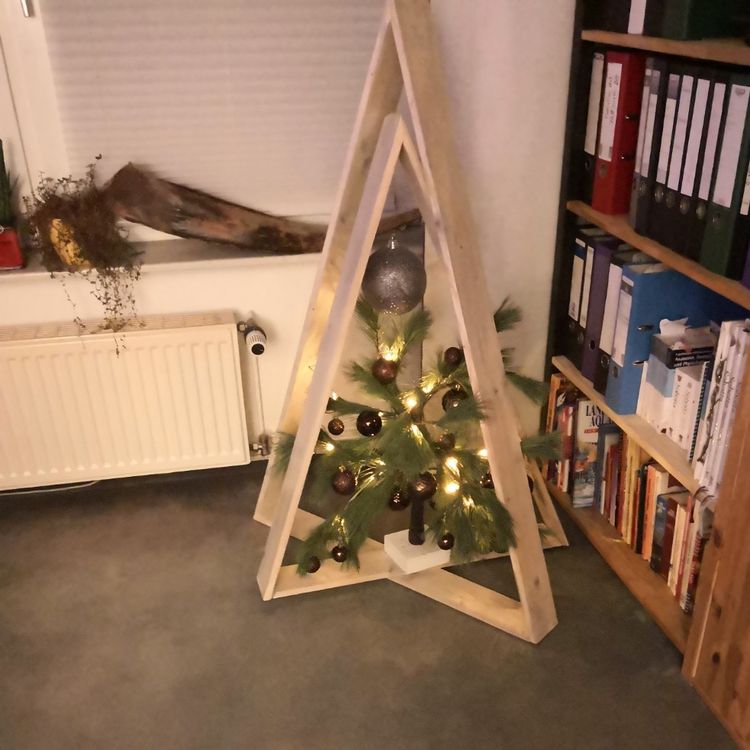 Top Wooden Christmas Tree.
