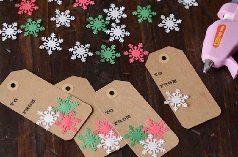 Charming snowflake gift tags.