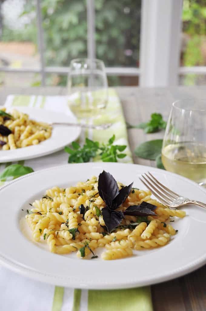 FRESH HERB GEMELLI PASTA.