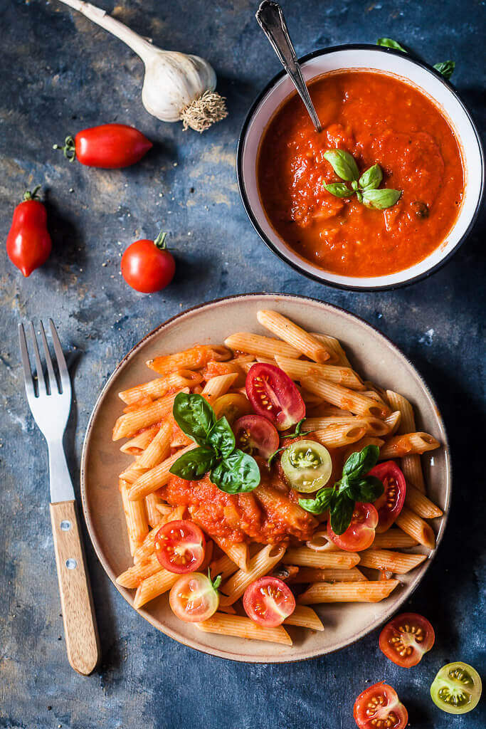 Pasta in Fresh Tomato Sauce