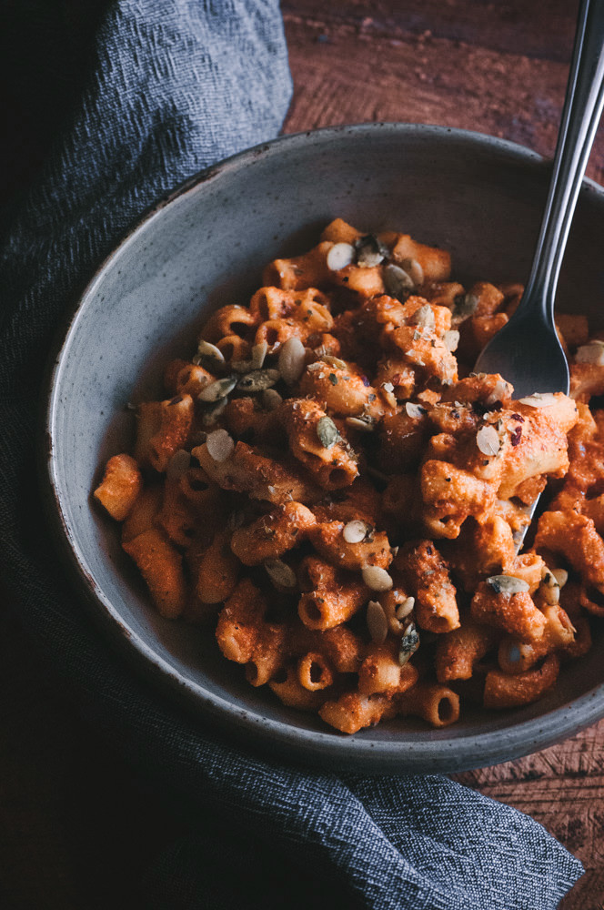 Spicy Roasted Red Pepper & Chipotle Pumpkin Seed Pasta Bowl by Moon and spoon and yum