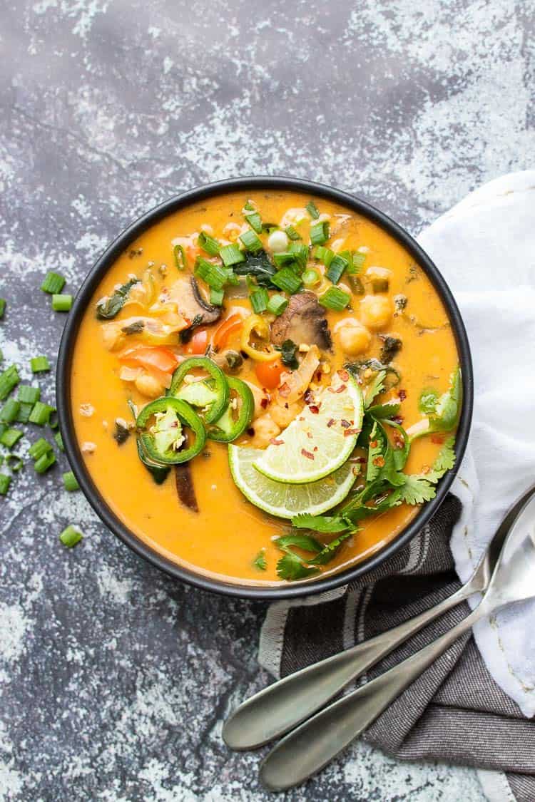 20 MINUTE VEGAN COCONUT CURRY SOUP BY VEGGIES DON’T BITE