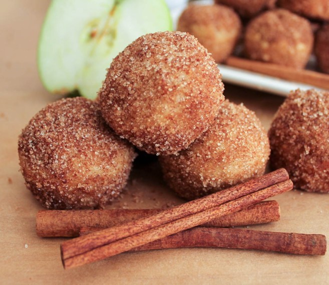 Apple Cinnamon Baked Doughnut Holes by Domesticate Me