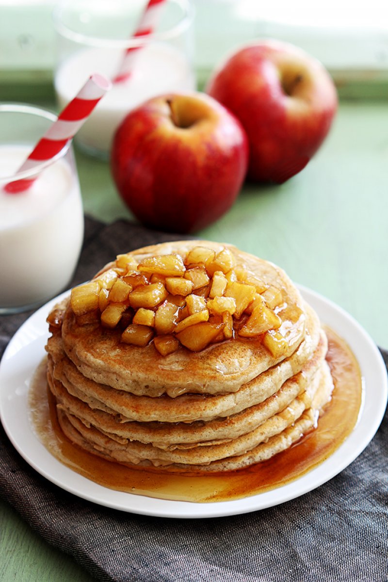 Apple Cinnamon Pancakes by Creme de la Crumb