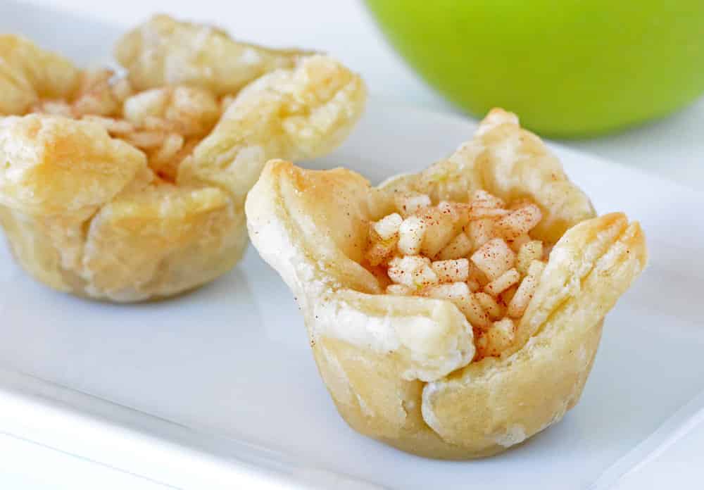 CARAMEL APPLE PIE BITES BY FOODIE & WINE