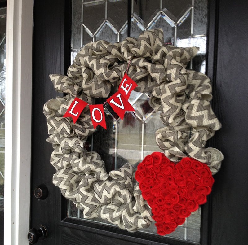 Chevron Burlap Valentine’s Day Wreath.