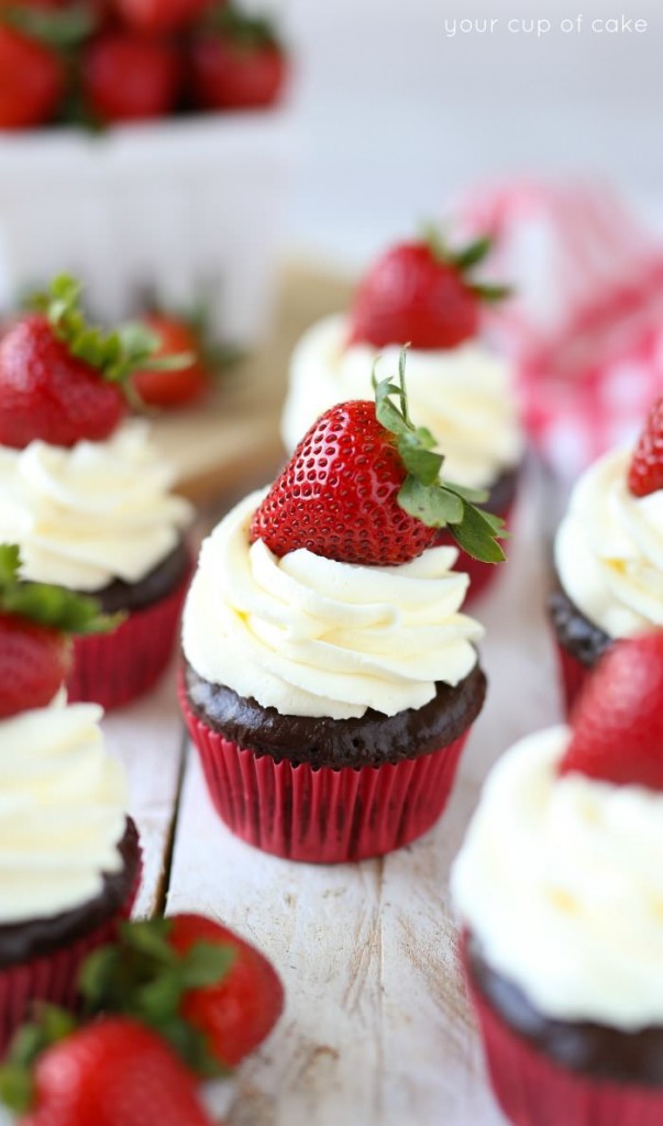 Chocolate Strawberry Cheesecake Cupcakes