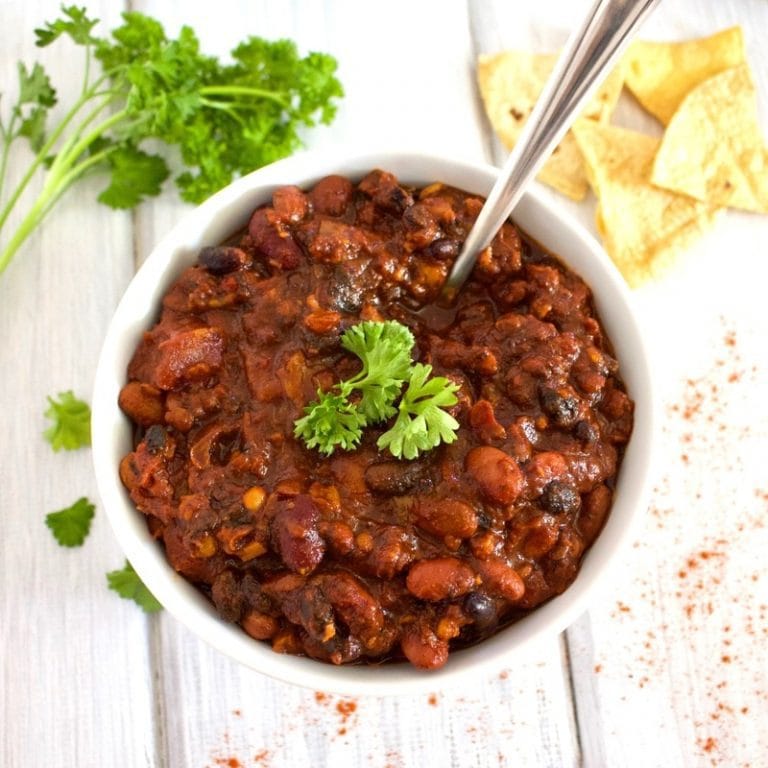 ONE-POT MIXED BEAN CHILI BY VEGANNIE