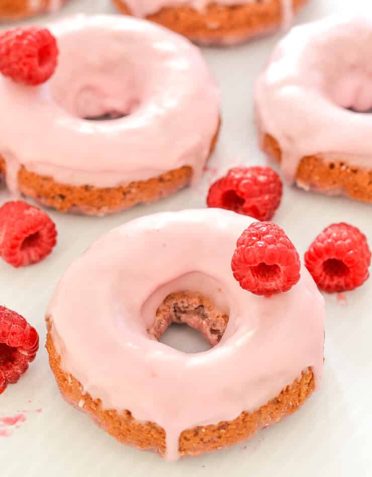 Raspberry doughnuts