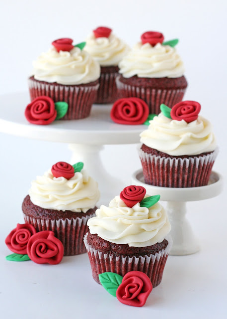 Red Velvet Cupcakes with Roses Valentine’s Day cupcake recipes