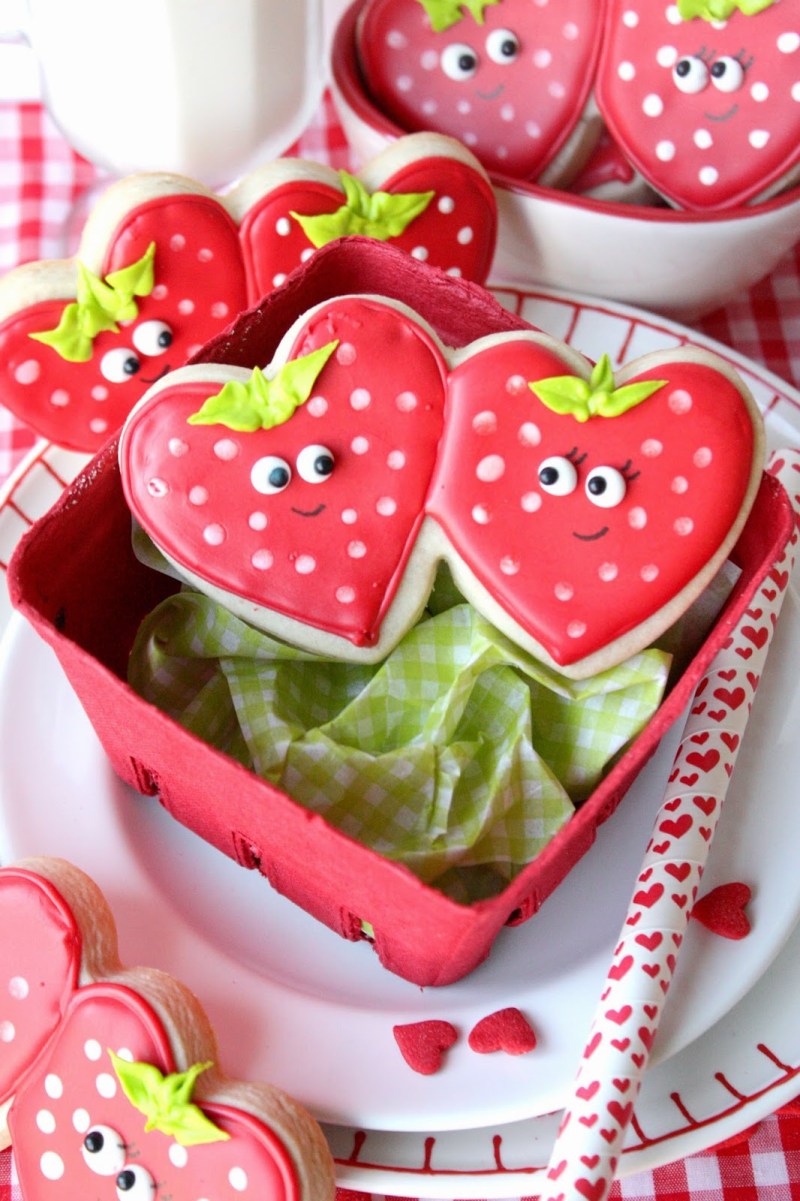 STRAWBERRY MUNCHKIN COOKIES