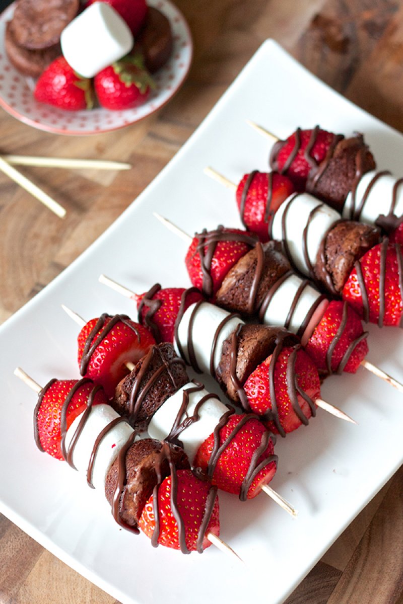 Strawberry brownie kabobs from Erica’s Sweet Tooth