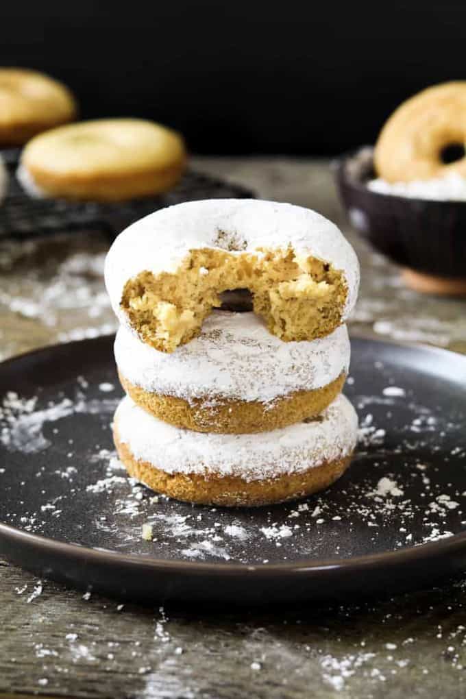 VEGAN POWDERED DONUTS