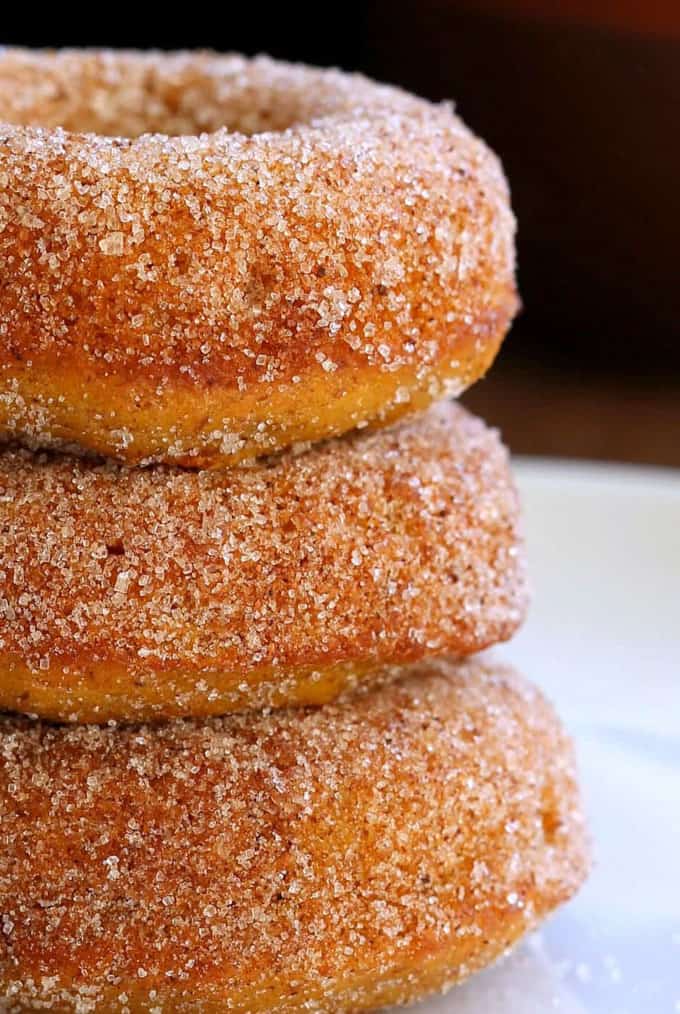 VEGAN PUMPKIN DONUTS