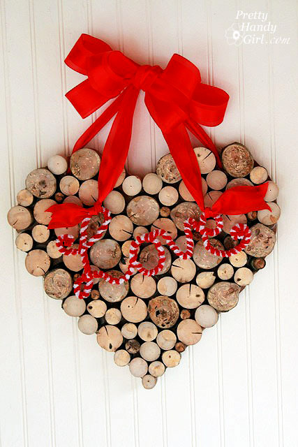 Wooden heart wreath tutorial DIY Valentine’s Day Wreaths