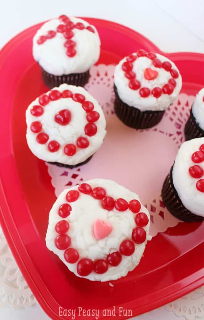 XOXO Valentines Day Cupcakes – Easy Peasy and Fun Valentine’s Day cupcake recipes