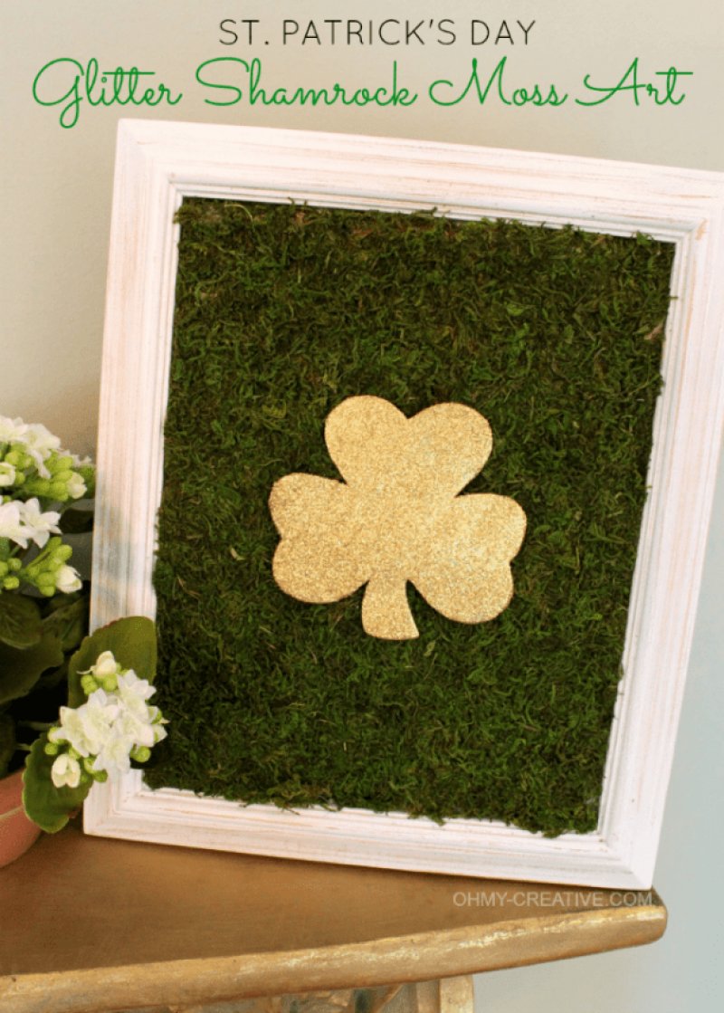 GLITTER SHAMROCK MOSS ART