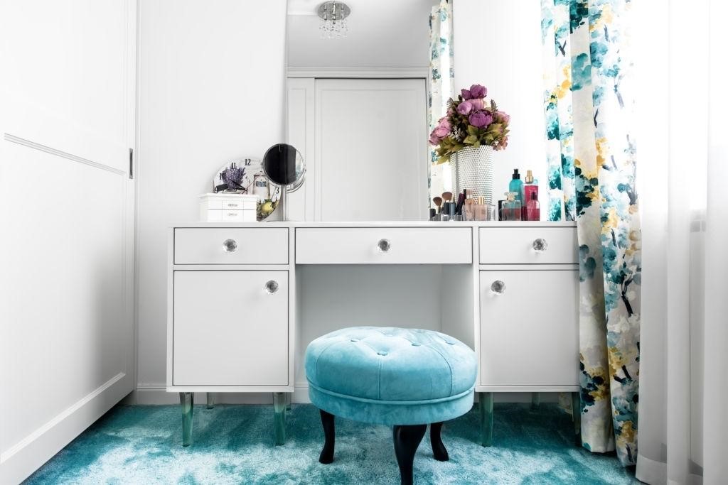 Compact dressing table attached to the wardrobe
