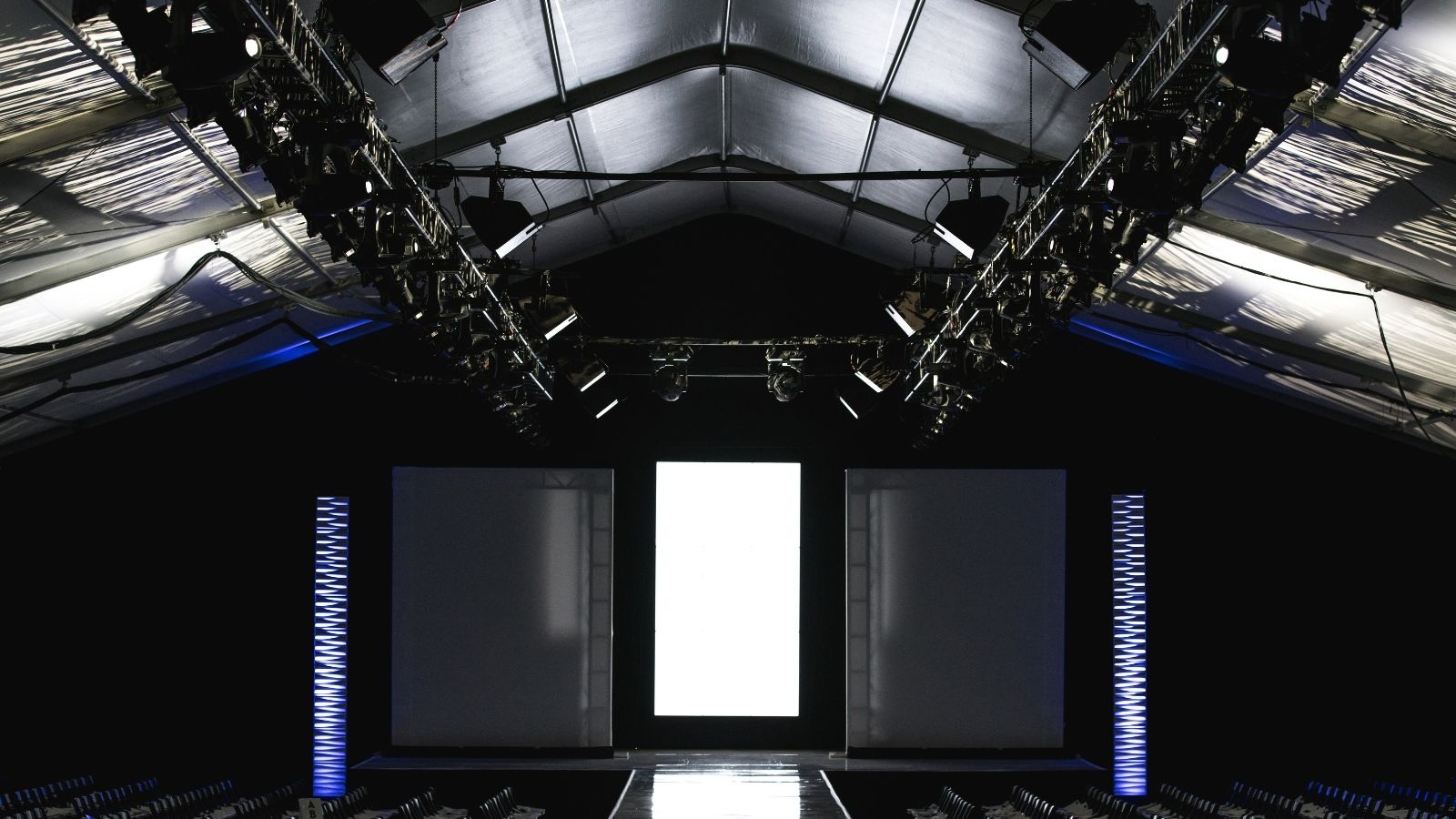 Plexiglass Catwalk Stage