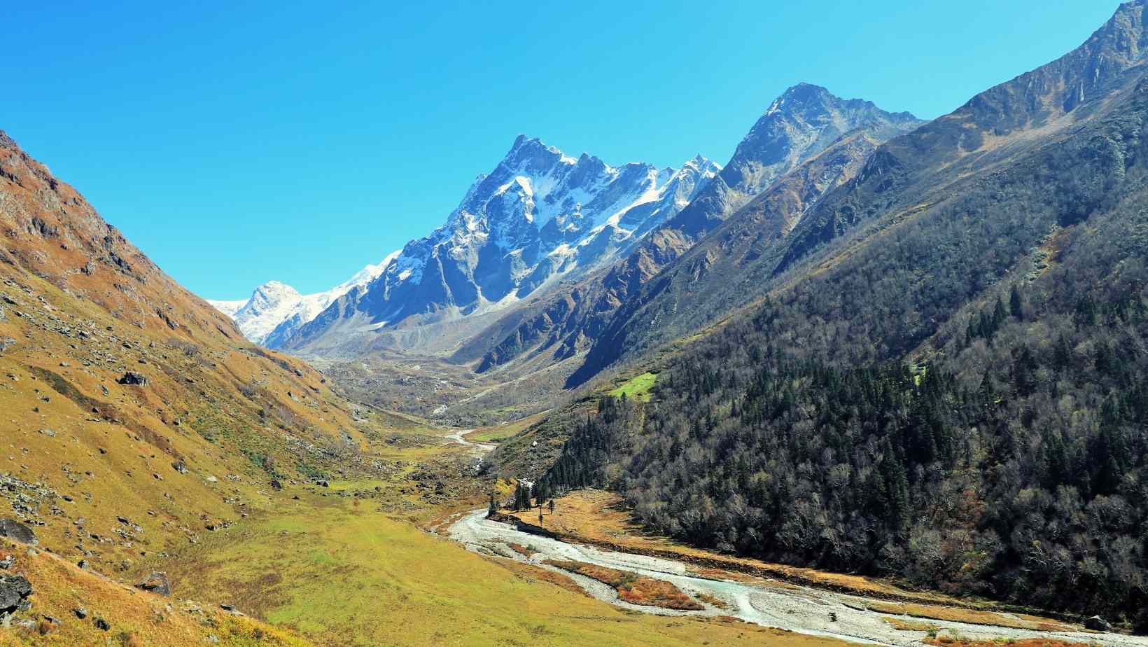 Har ki Dun trekking trails