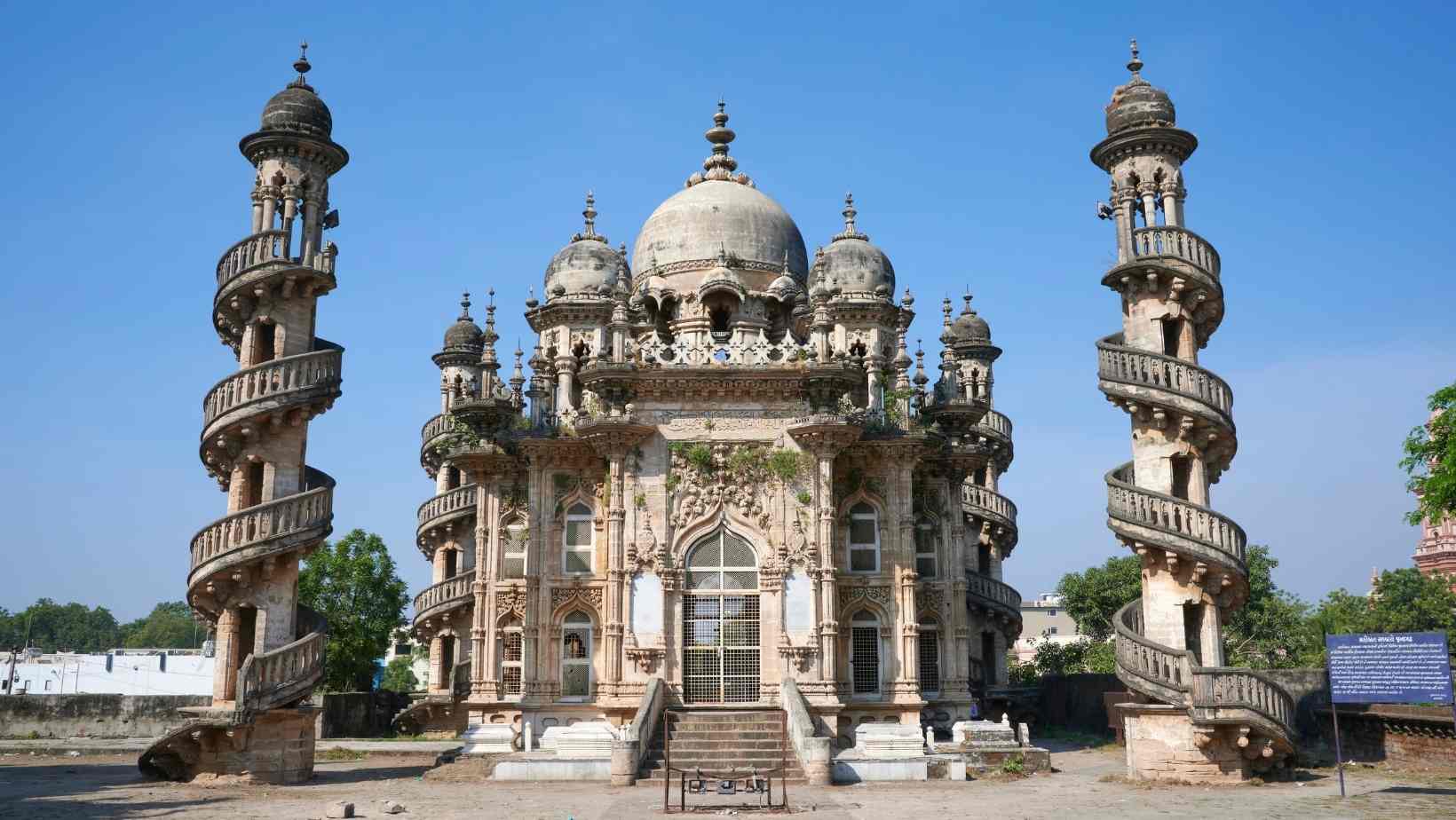 Mahabat Maqbora - Beautiful Places To Visit In Junagadh