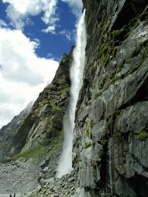 Vasudhara waterfalls - Best Waterfalls In Uttarakhand